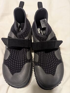 NRS Men's Black/Gray Water Shoes with Adjustable Strap, 9